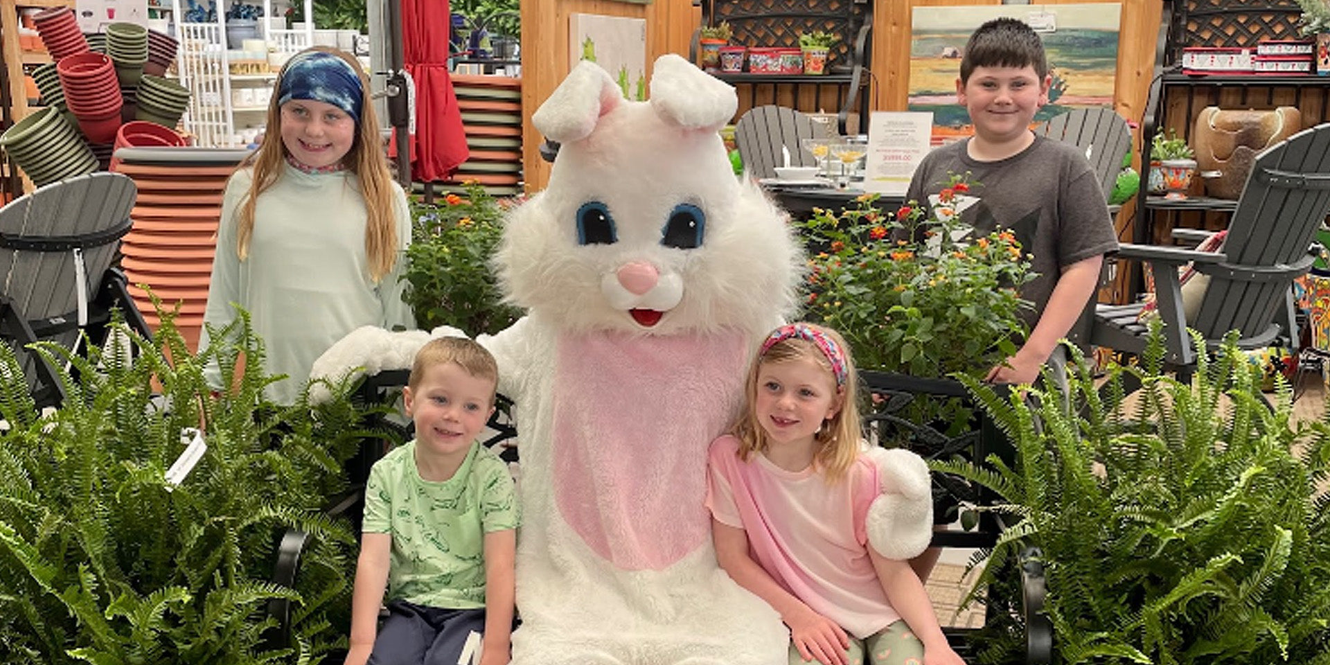 Wallaces Garden Center-Iowa-The Best Table Top Decorations for Easter-picture with easter bunny